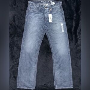 -NWT Guess Desmond Relaxed Fit Blue Dark Wash 
-Size 31